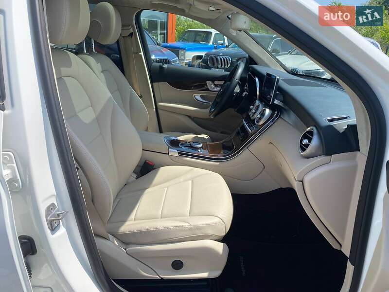 Внедорожник / Кроссовер Mercedes-Benz GLC-Class 2018 в Львове фото 25 Внедорожник / Кроссовер Mercedes-Benz GLC-Class 2018 в Львове