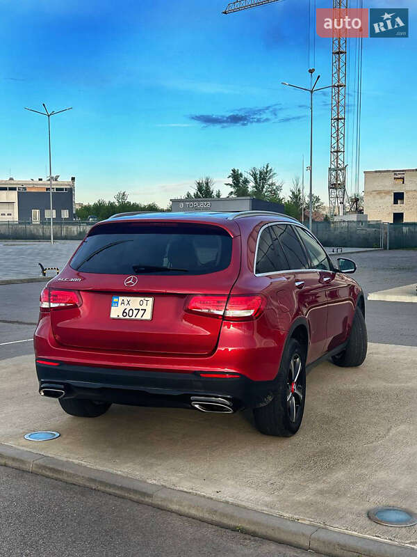 Внедорожник / Кроссовер Mercedes-Benz GLC-Class 2017 в 