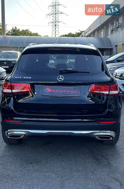 Внедорожник / Кроссовер Mercedes-Benz GLC-Class 2016 в 