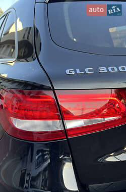 Внедорожник / Кроссовер Mercedes-Benz GLC-Class 2016 в 