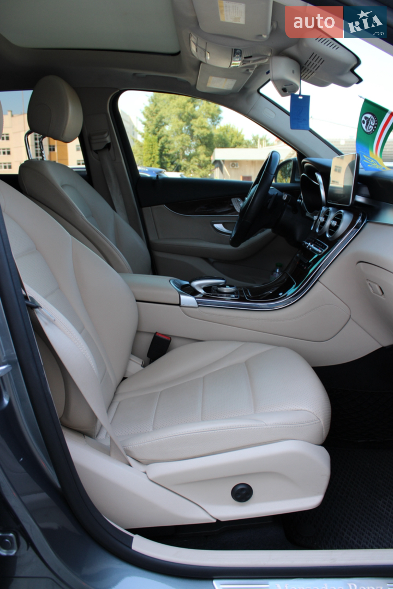 2016 Mercedes-Benz GLC - мініатюра 19