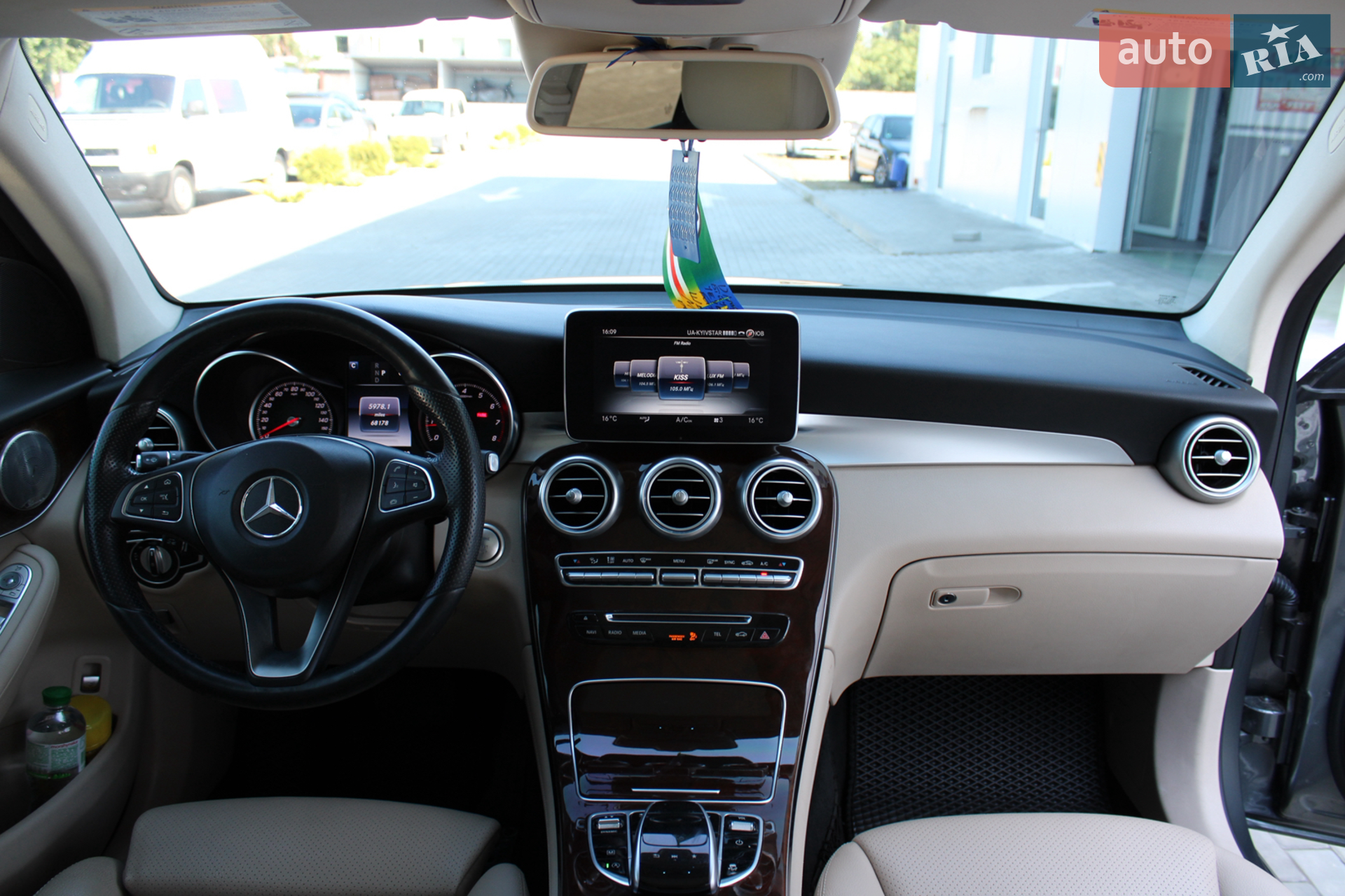 2016 Mercedes-Benz GLC - мініатюра 31