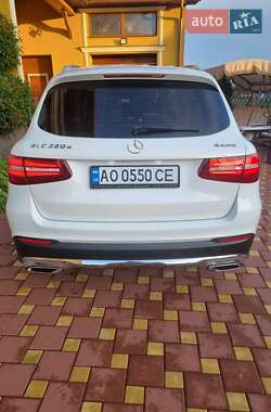 Позашляховик / Кросовер Mercedes-Benz GLC-Class 2015 в 