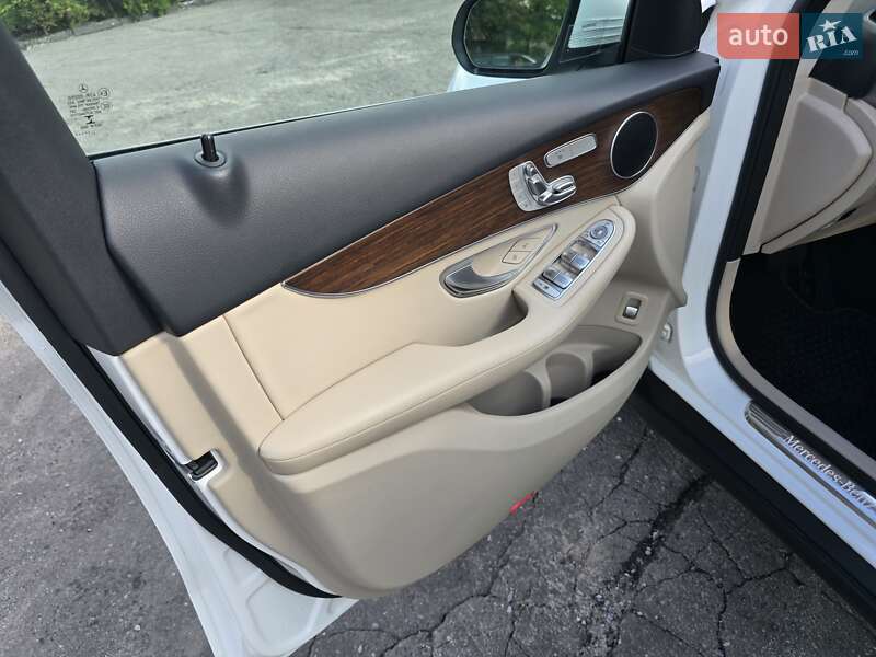 Позашляховик / Кросовер Mercedes-Benz GLC-Class 2021 в Києві