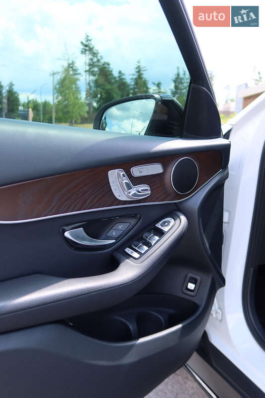 Внедорожник / Кроссовер Mercedes-Benz GLC-Class 2019 в Киеве