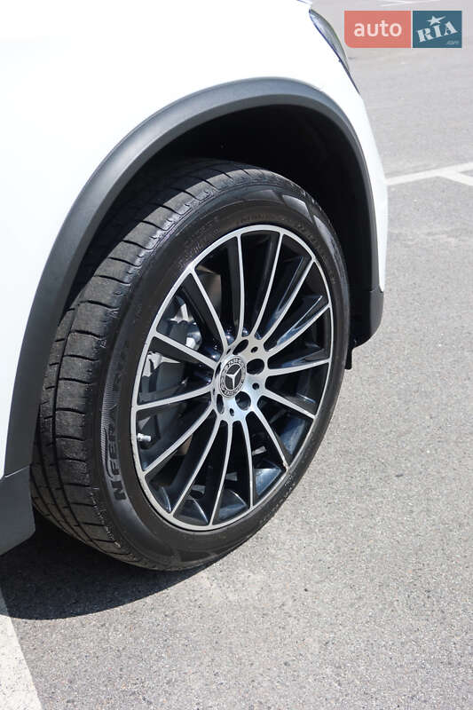 Внедорожник / Кроссовер Mercedes-Benz GLC-Class 2019 в Киеве