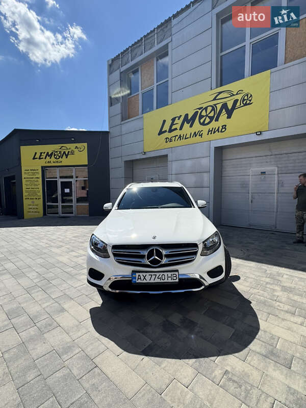 Внедорожник / Кроссовер Mercedes-Benz GLC-Class 2017 в 