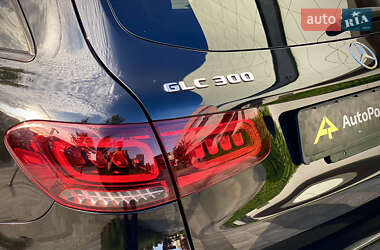 Внедорожник / Кроссовер Mercedes-Benz GLC-Class 2021 в 