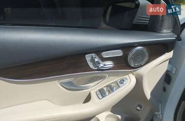 Внедорожник / Кроссовер Mercedes-Benz GLC-Class 2022 в 