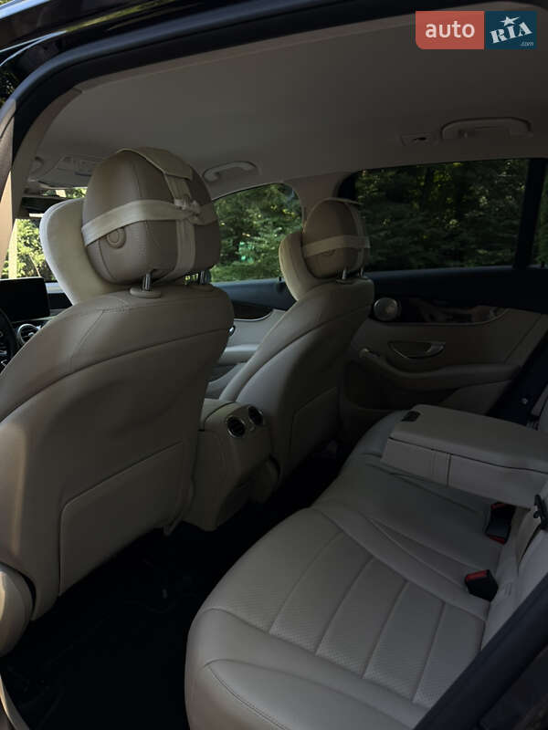 Внедорожник / Кроссовер Mercedes-Benz GLC-Class 2016 в Дрогобыче