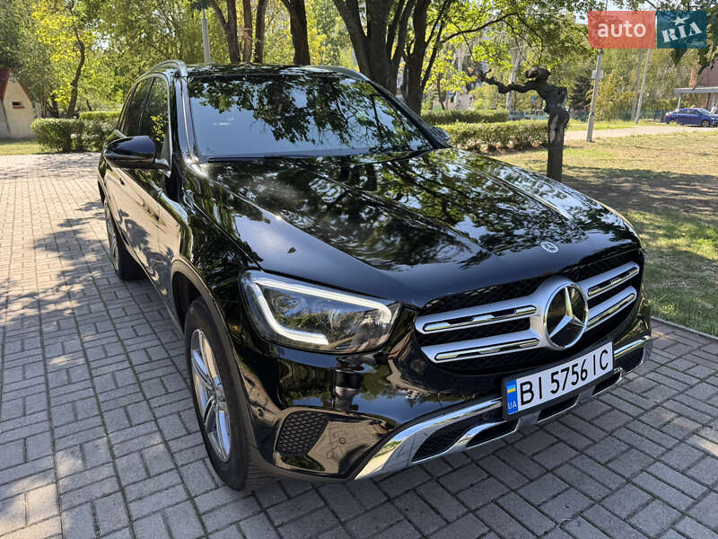 Позашляховик / Кросовер Mercedes-Benz GLC-Class 2021 в 