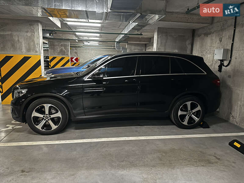 Внедорожник / Кроссовер Mercedes-Benz GLC-Class 2017 в Киеве