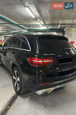 Внедорожник / Кроссовер Mercedes-Benz GLC-Class 2017 в 