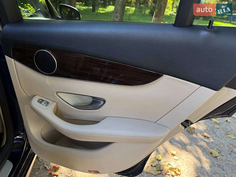 Позашляховик / Кросовер Mercedes-Benz GLC-Class 2015 в Києві
