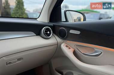 Позашляховик / Кросовер Mercedes-Benz GLC-Class 2017 в 