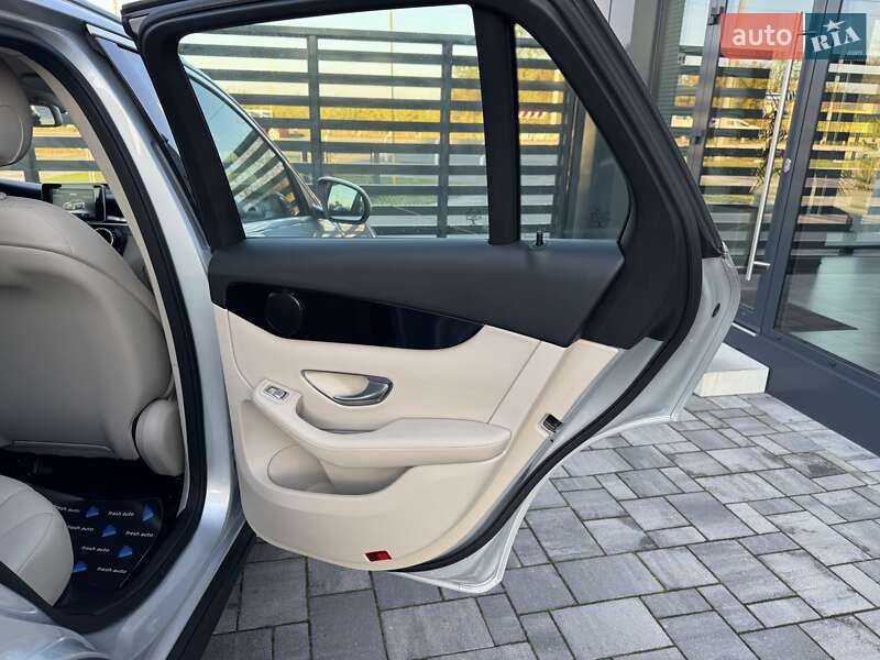 Позашляховик / Кросовер Mercedes-Benz GLC-Class 2016 в Рівному