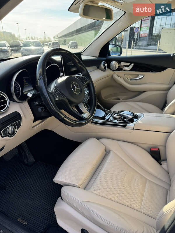 Позашляховик / Кросовер Mercedes-Benz GLC-Class 2016 в Києві фото 8 Позашляховик / Кросовер Mercedes-Benz GLC-Class 2016 в Києві