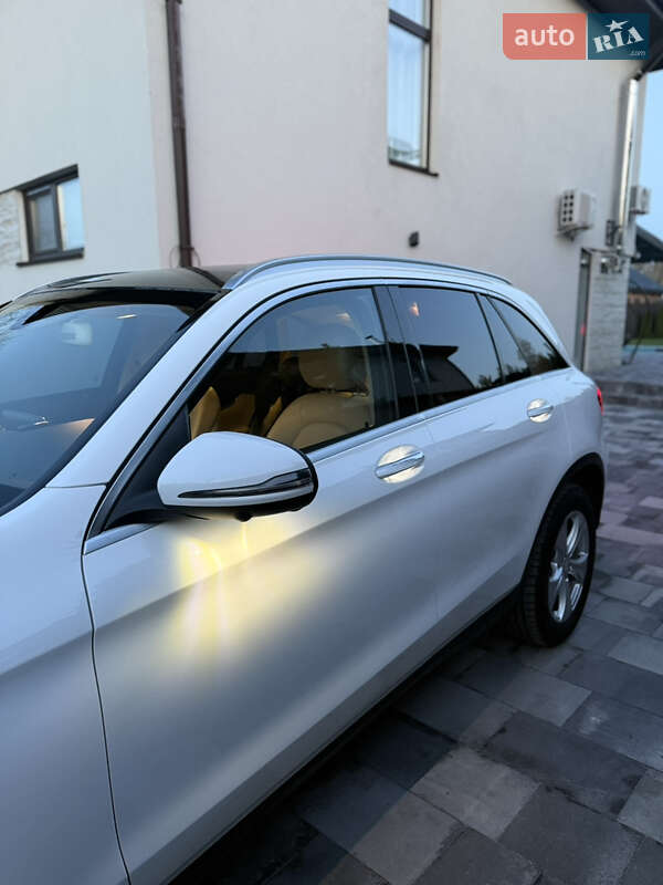 Внедорожник / Кроссовер Mercedes-Benz GLC-Class 2017 в Киеве