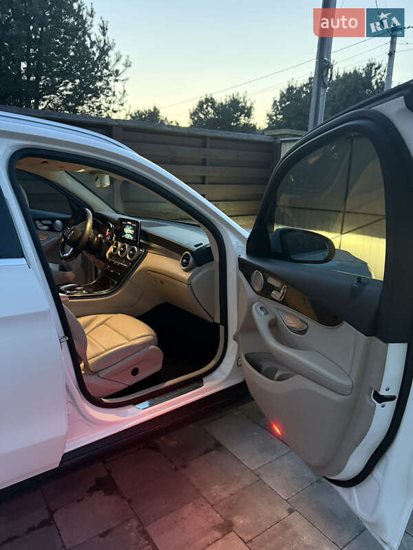 Внедорожник / Кроссовер Mercedes-Benz GLC-Class 2017 в Киеве