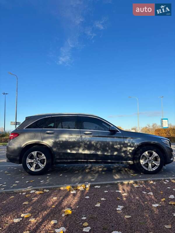 Внедорожник / Кроссовер Mercedes-Benz GLC-Class 2017 в Киеве