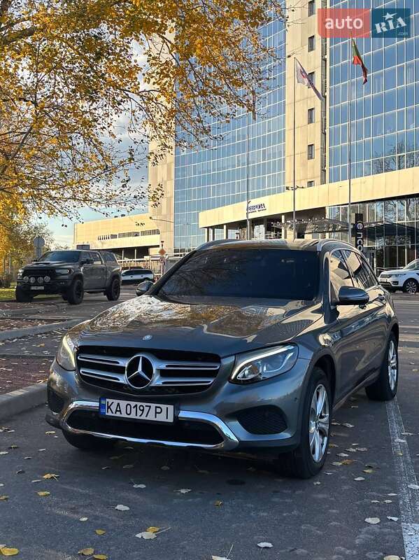 Внедорожник / Кроссовер Mercedes-Benz GLC-Class 2017 в Киеве