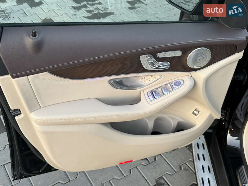 Позашляховик / Кросовер Mercedes-Benz GLC-Class 2021 в Чернівцях