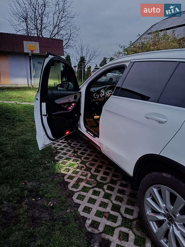 Позашляховик / Кросовер Mercedes-Benz GLC-Class 2020 в Києві