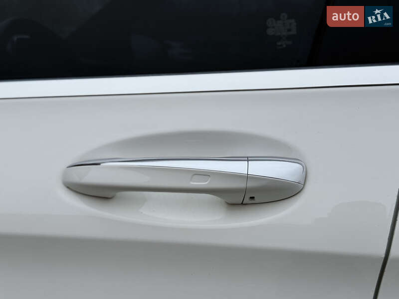 Внедорожник / Кроссовер Mercedes-Benz GLC-Class 2017 в Киеве