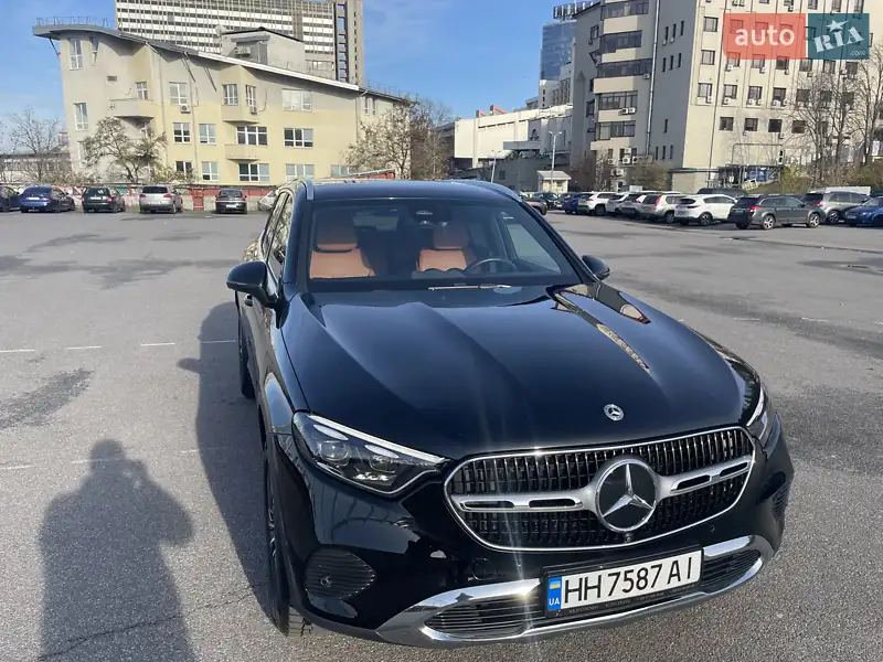 Mercedes-Benz GLC-Class 2023