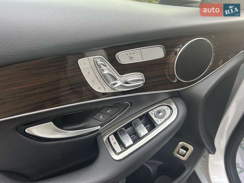 Позашляховик / Кросовер Mercedes-Benz GLC-Class 2016 в Одесі фото 31 Позашляховик / Кросовер Mercedes-Benz GLC-Class 2016 в Одесі