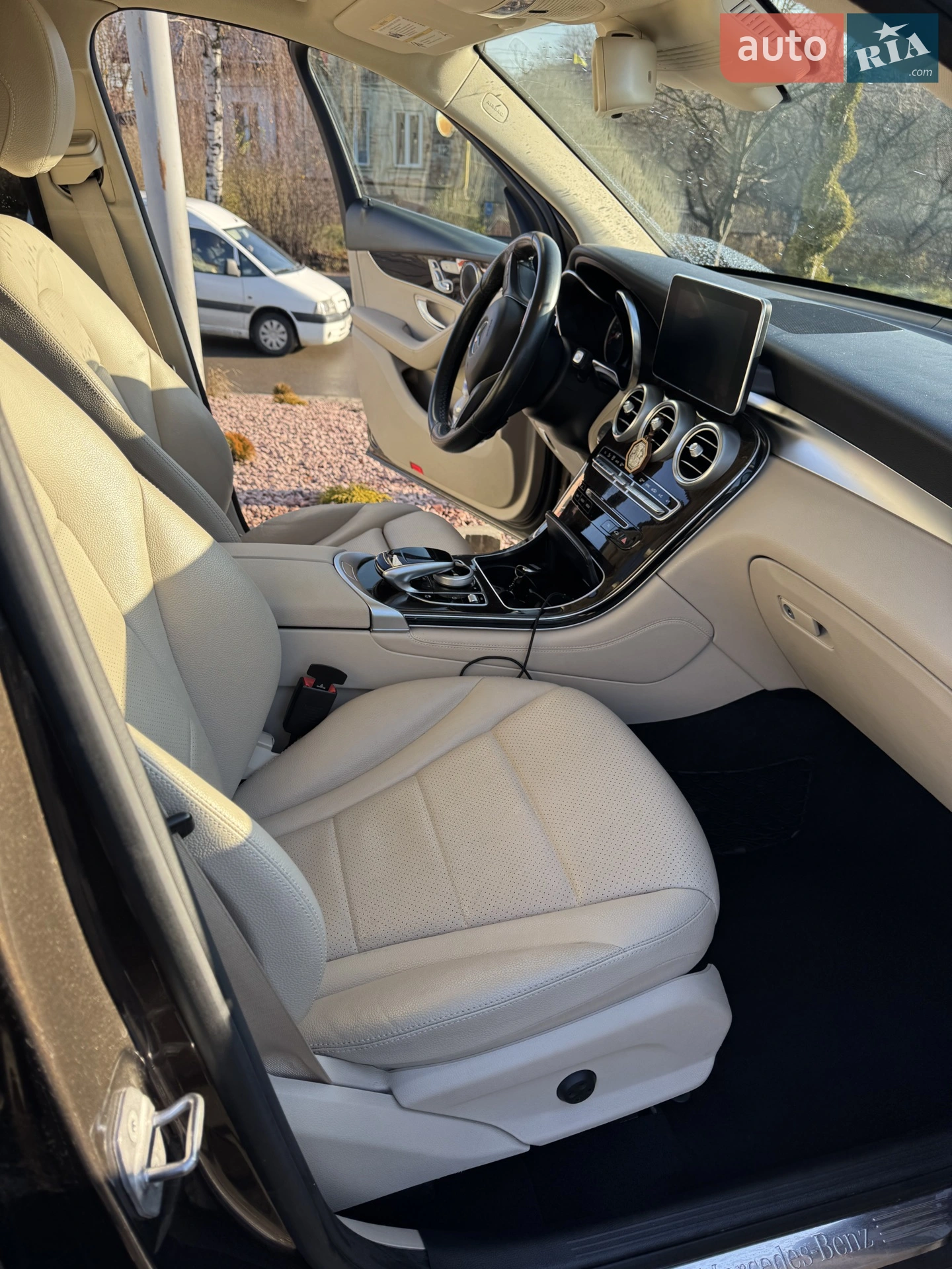 2016 Mercedes-Benz GLC - мініатюра 12