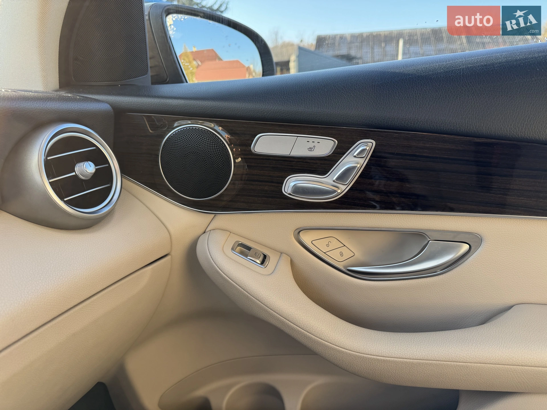 2016 Mercedes-Benz GLC - мініатюра 15
