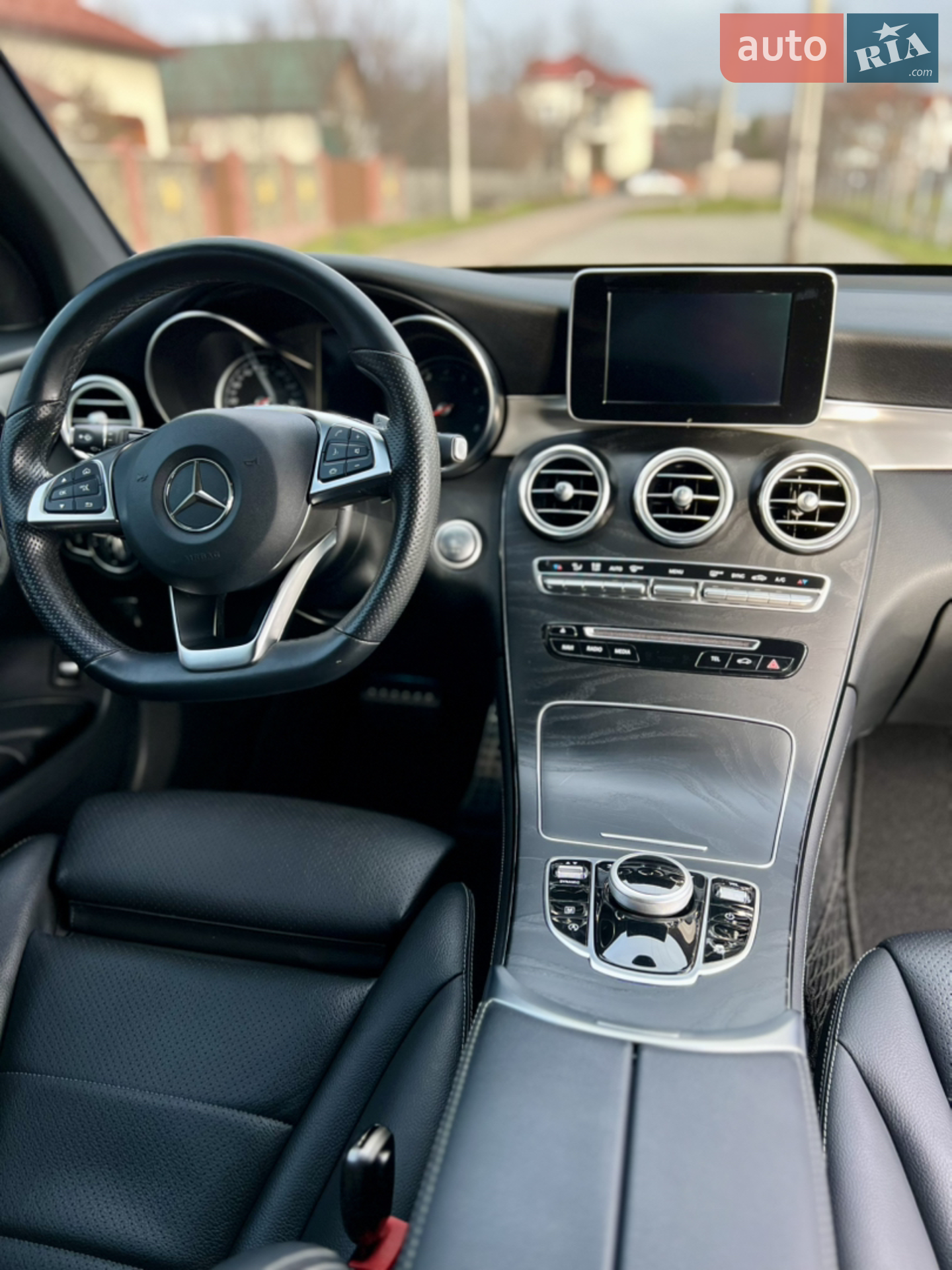 2019 Mercedes-Benz GLC - мініатюра 31