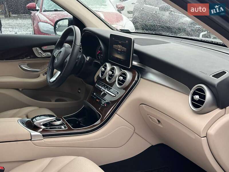 Позашляховик / Кросовер Mercedes-Benz GLC-Class 2016 в Луцьку