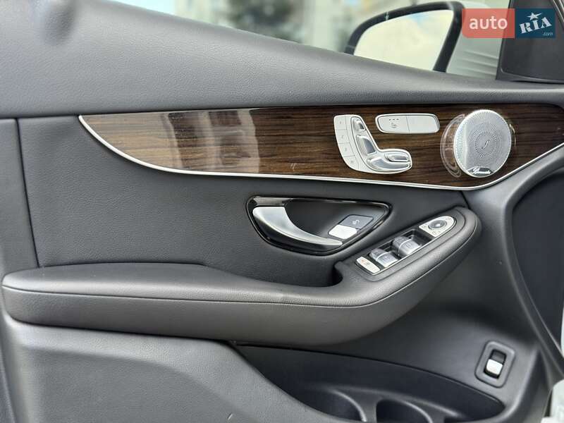 Внедорожник / Кроссовер Mercedes-Benz GLC-Class 2017 в Ивано-Франковске