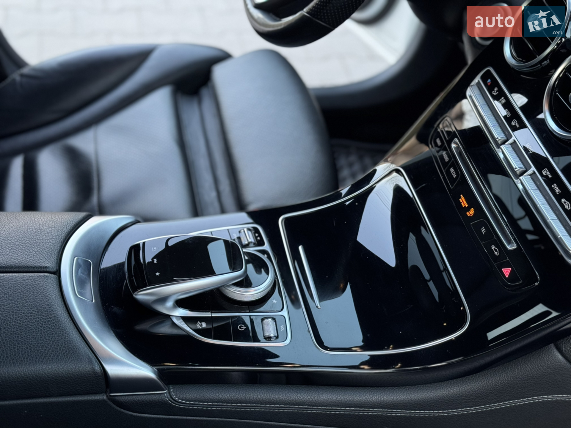 2016 Mercedes-Benz GLC - мініатюра 40