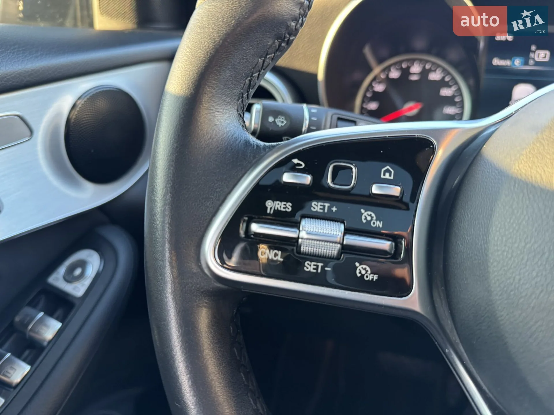 2019 Mercedes-Benz GLC - мініатюра 20