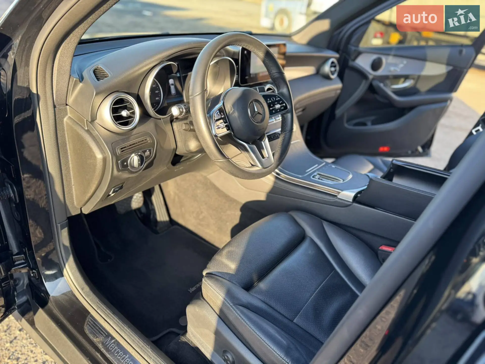 2019 Mercedes-Benz GLC - мініатюра 25