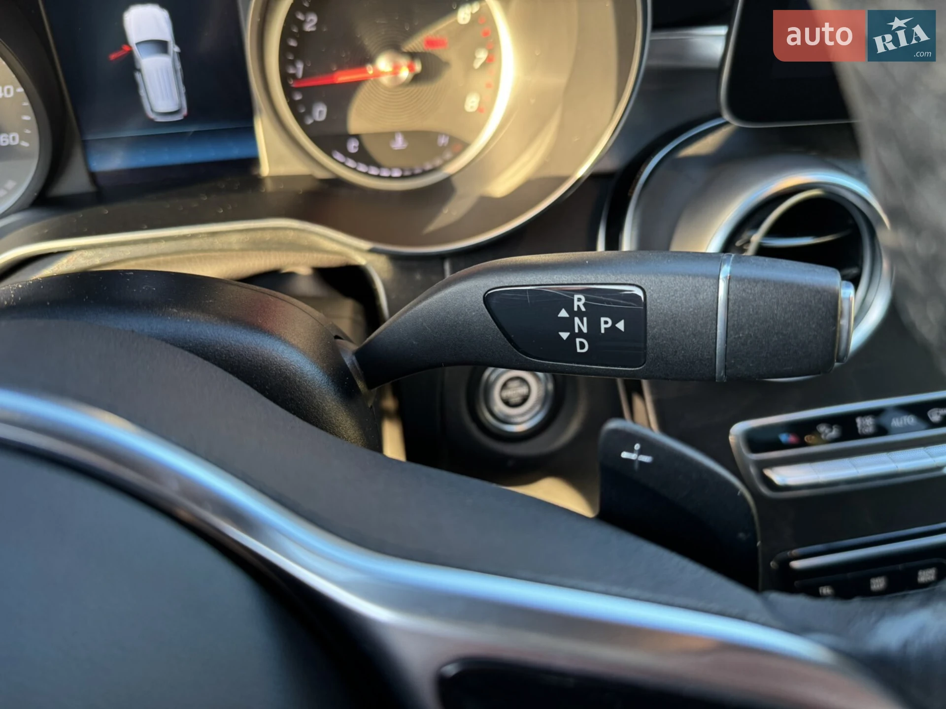 2019 Mercedes-Benz GLC - мініатюра 32