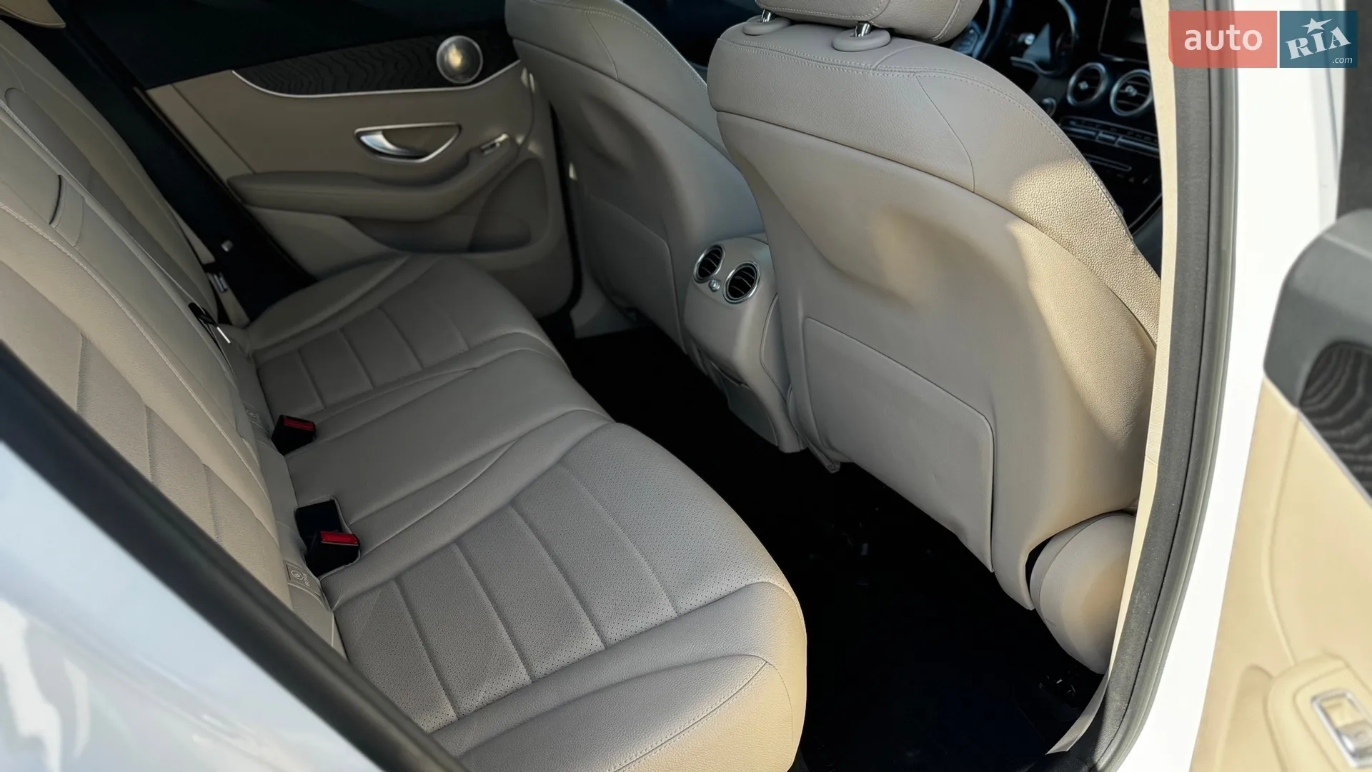 2016 Mercedes-Benz GLC - мініатюра 19