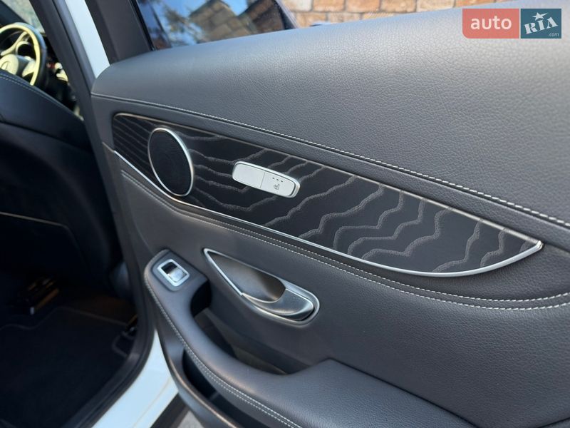 Внедорожник / Кроссовер Mercedes-Benz GLC-Class 2017 в Киеве