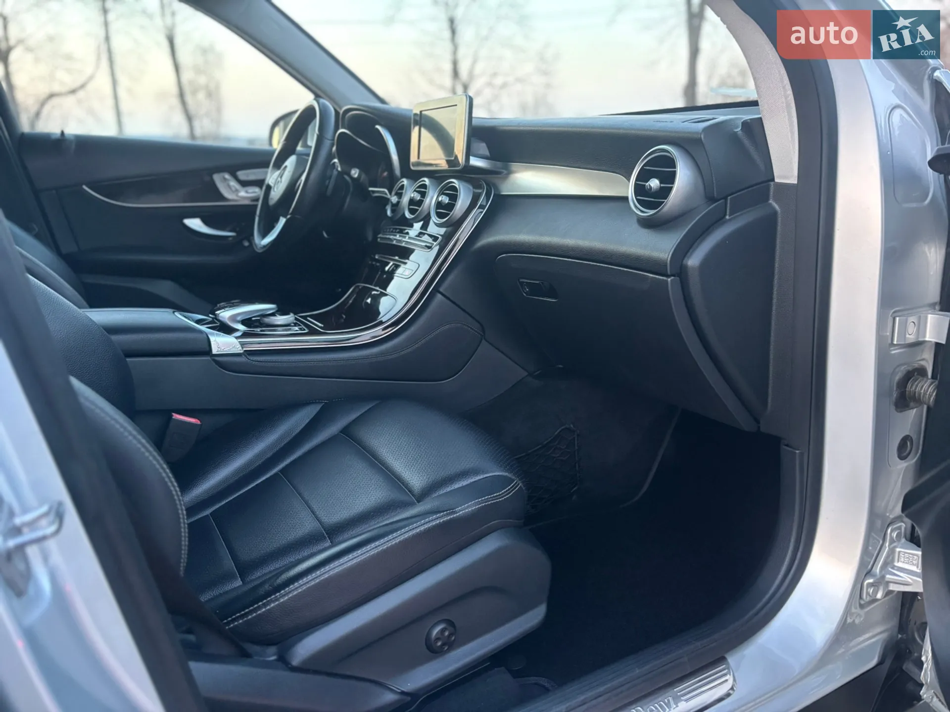 2016 Mercedes-Benz GLC - мініатюра 28