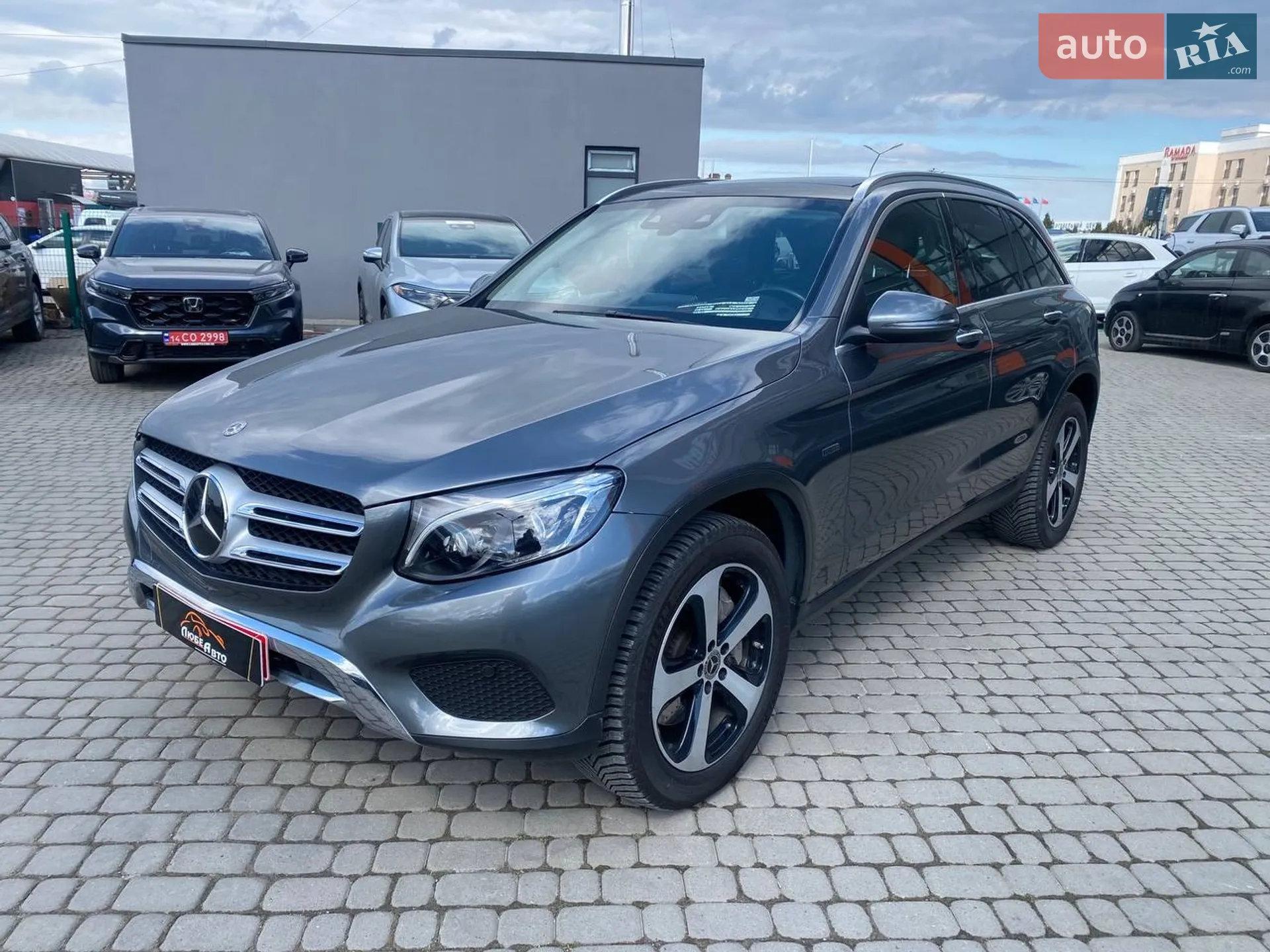 2018 Mercedes-Benz GLC - мініатюра 2