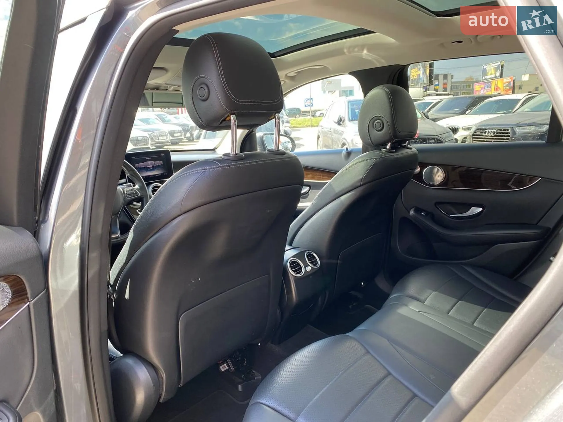 2018 Mercedes-Benz GLC - мініатюра 24
