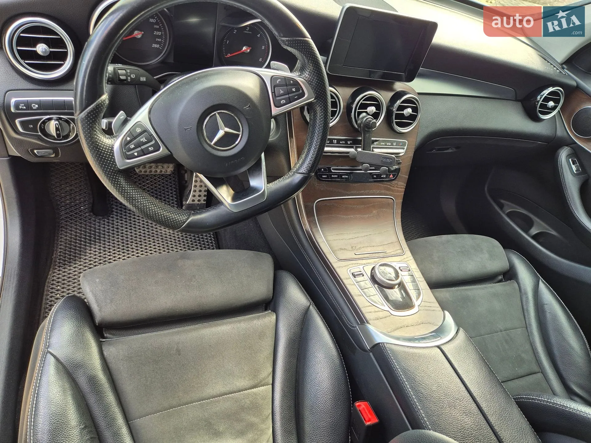 2016 Mercedes-Benz GLC - мініатюра 66