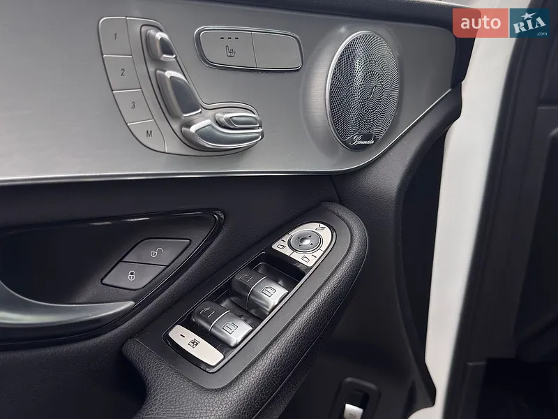 Mercedes-Benz GLC-Class 2019 VIN WDC0G4KB2KF643350 фото оголошення 27 з 79