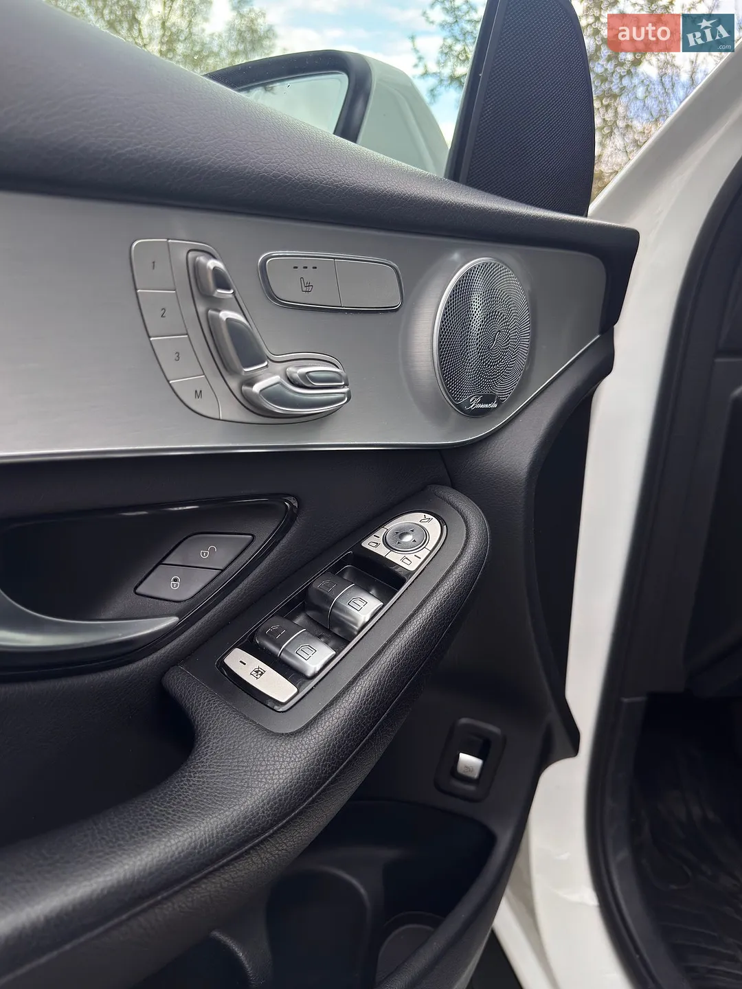 2019 Mercedes-Benz GLC - мініатюра 17