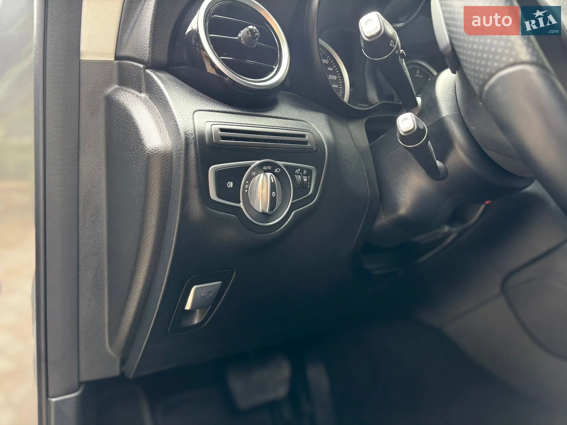 2017 Mercedes-Benz GLC - мініатюра 8