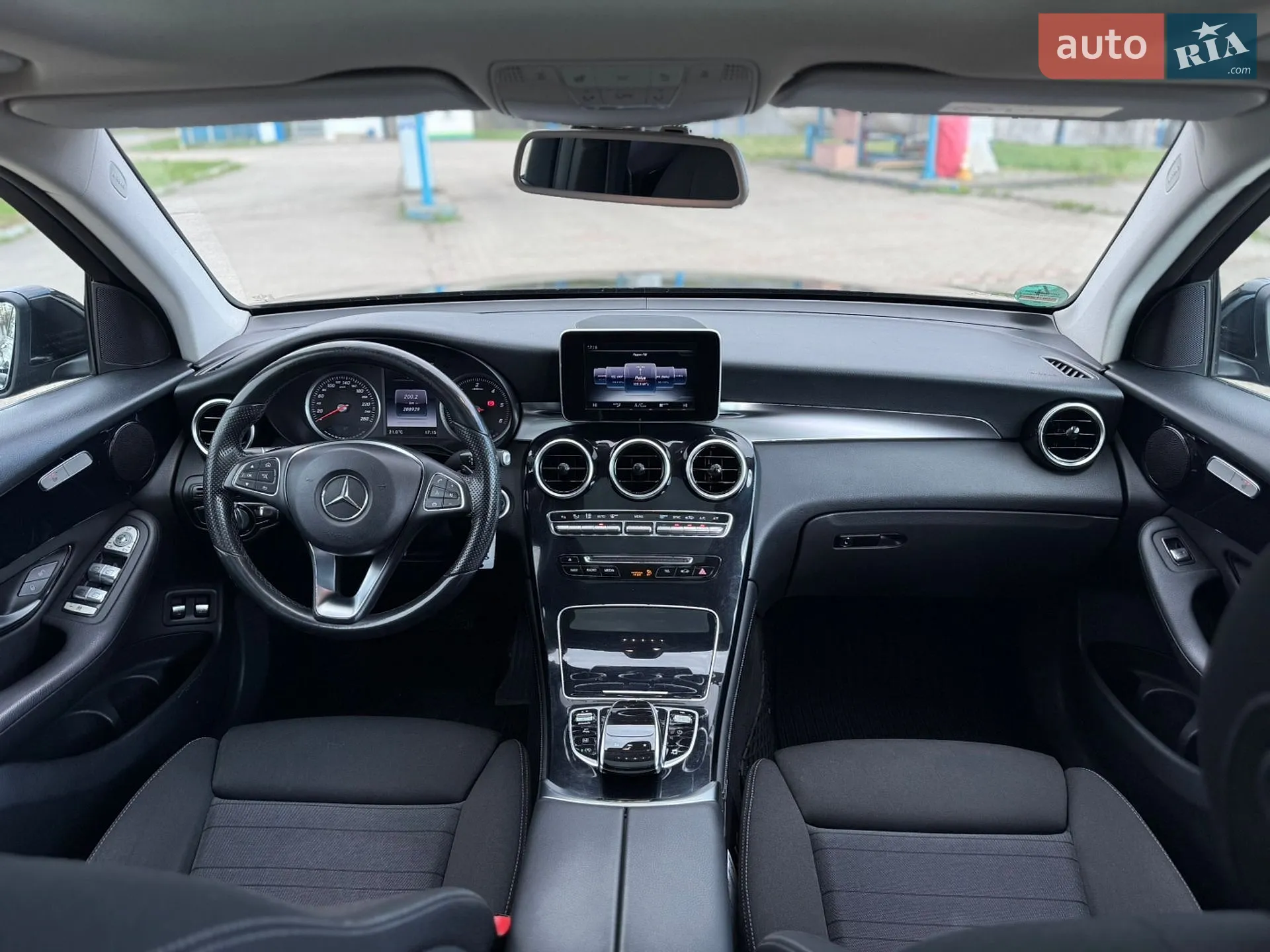 2016 Mercedes-Benz GLC - мініатюра 46