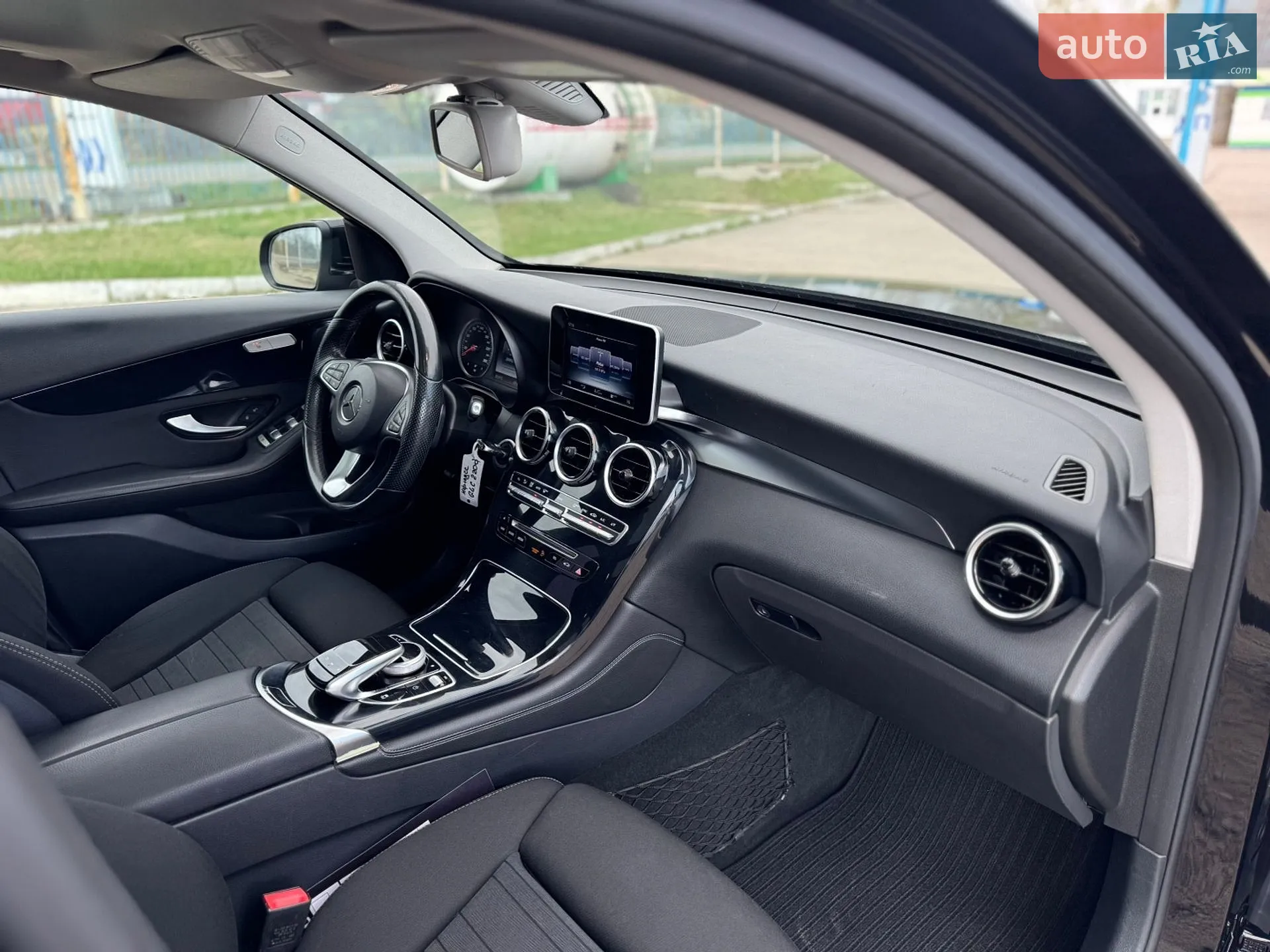 2016 Mercedes-Benz GLC - мініатюра 66